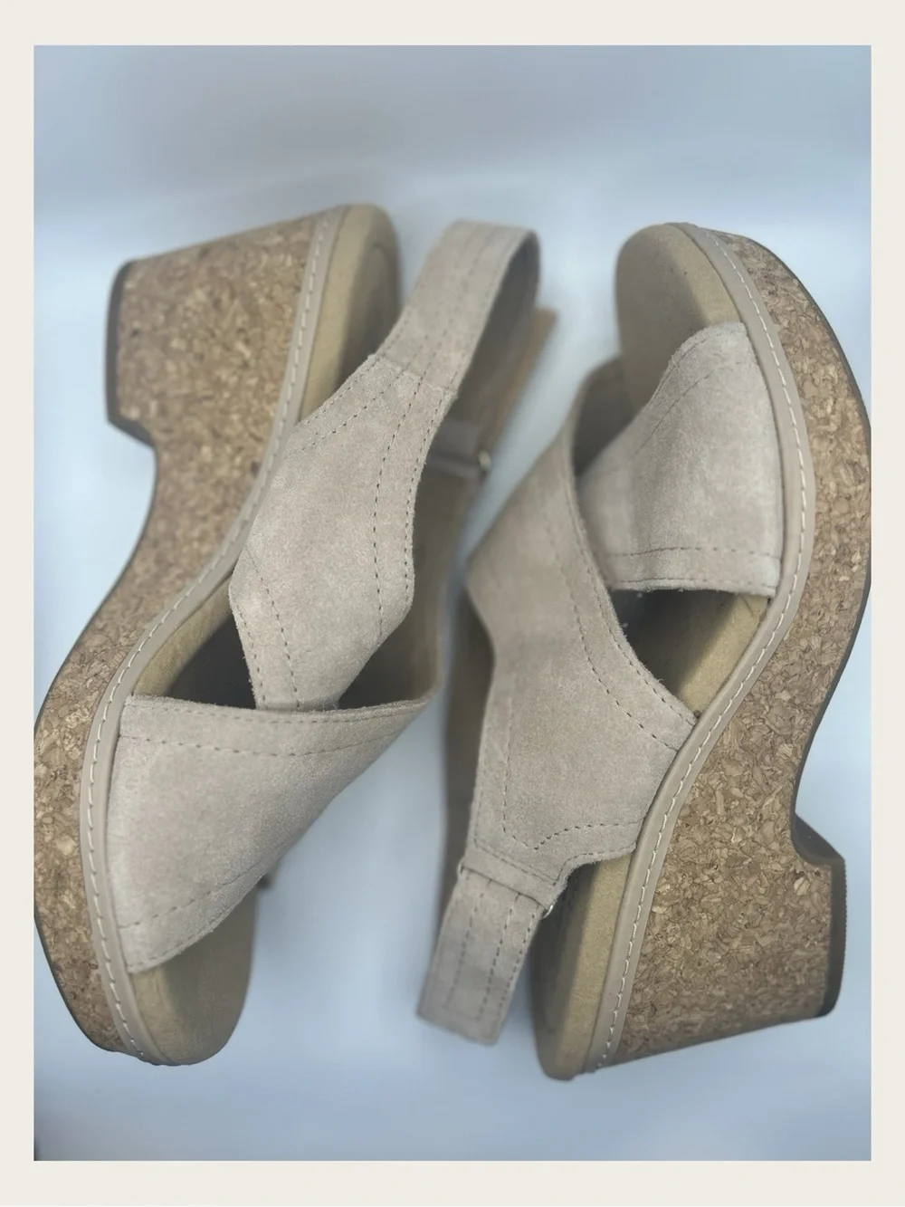 🌾✨ Clarks Giselle Cove Sand Suede Cork Wedge Sling-Back Sandals Women’s 8.5 M